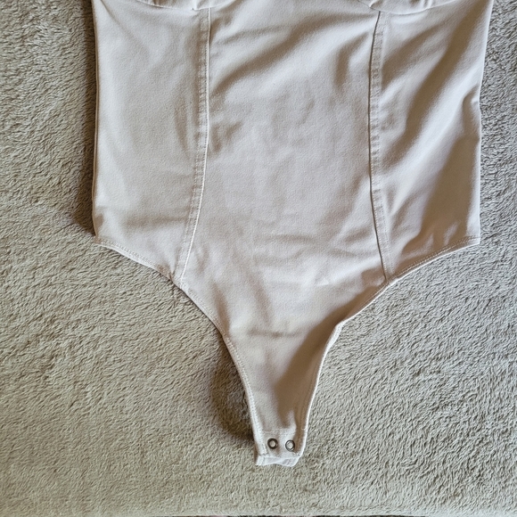 Abercrombie and Fitch tan scoop neck tank thong bodysuit size small - Picture 4 of 10